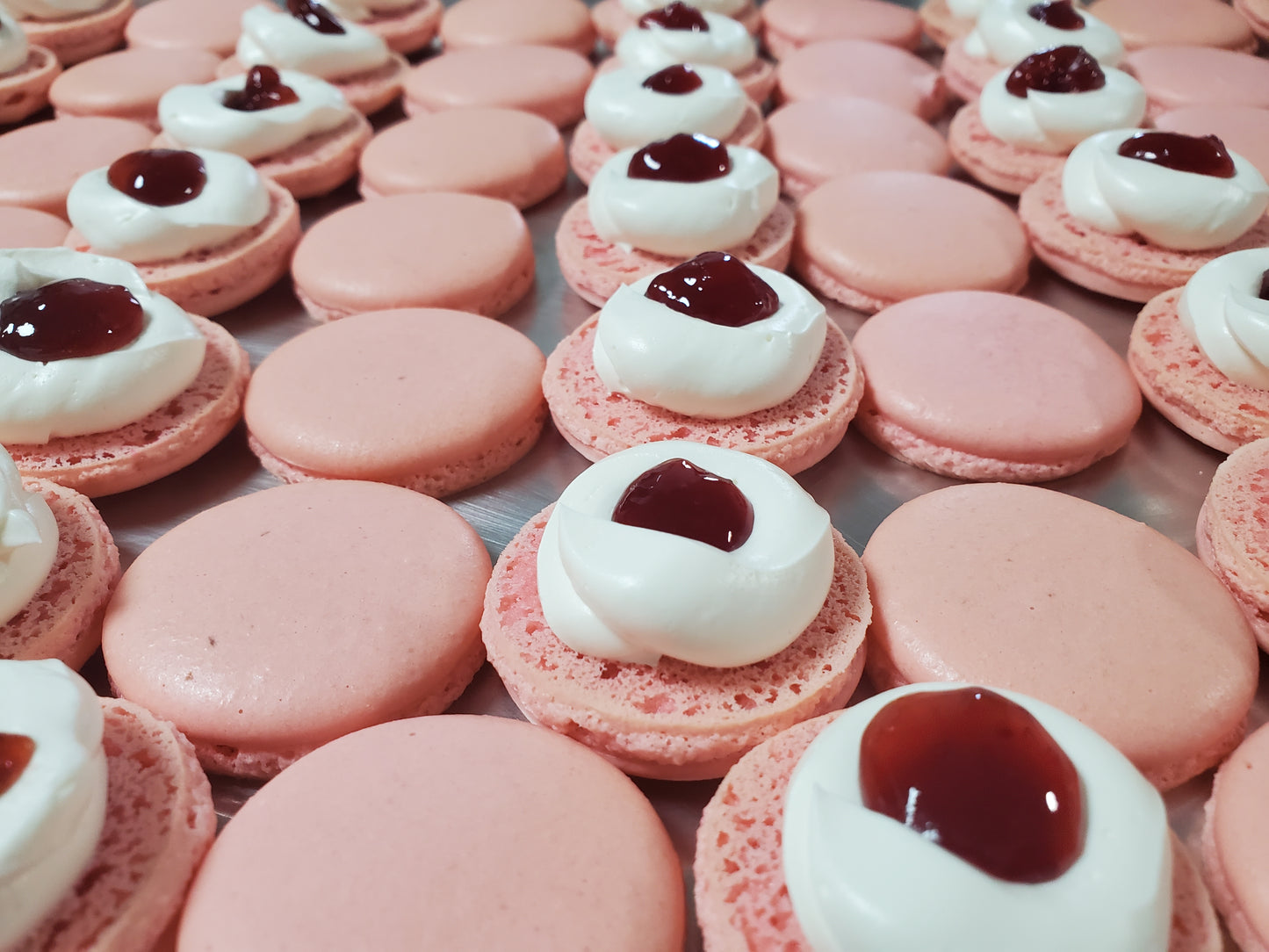 Strawberry Macaron (GF*)